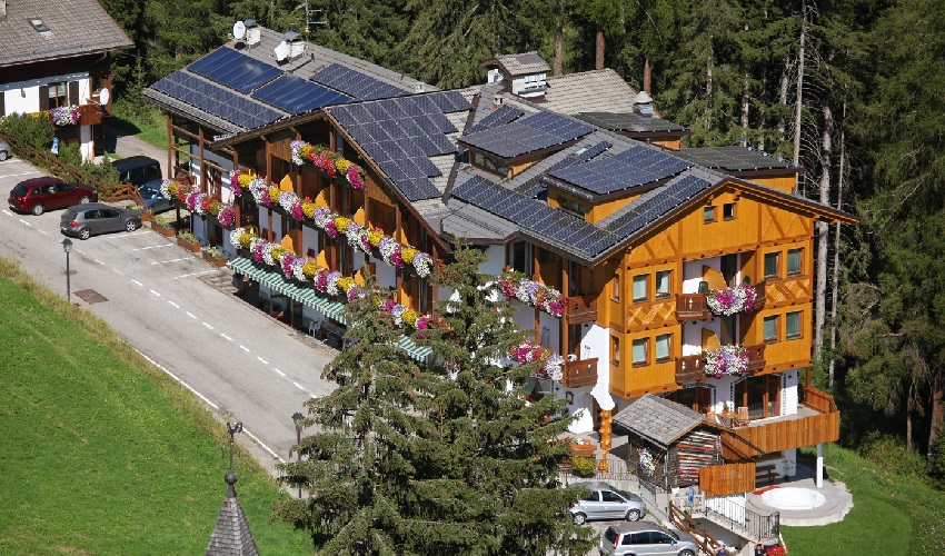 htl. gran mugon - esterno - estate